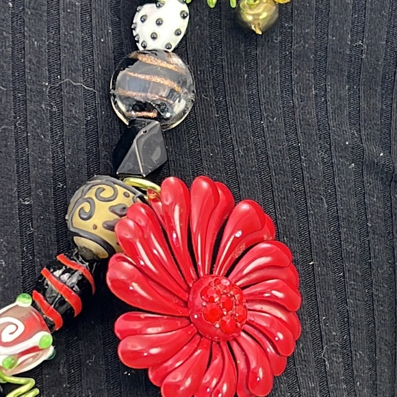 ⭐️Adorned Crown Artisan Assemblage jingle bell poinsettia Christmas necklace - Picture 4 of 11